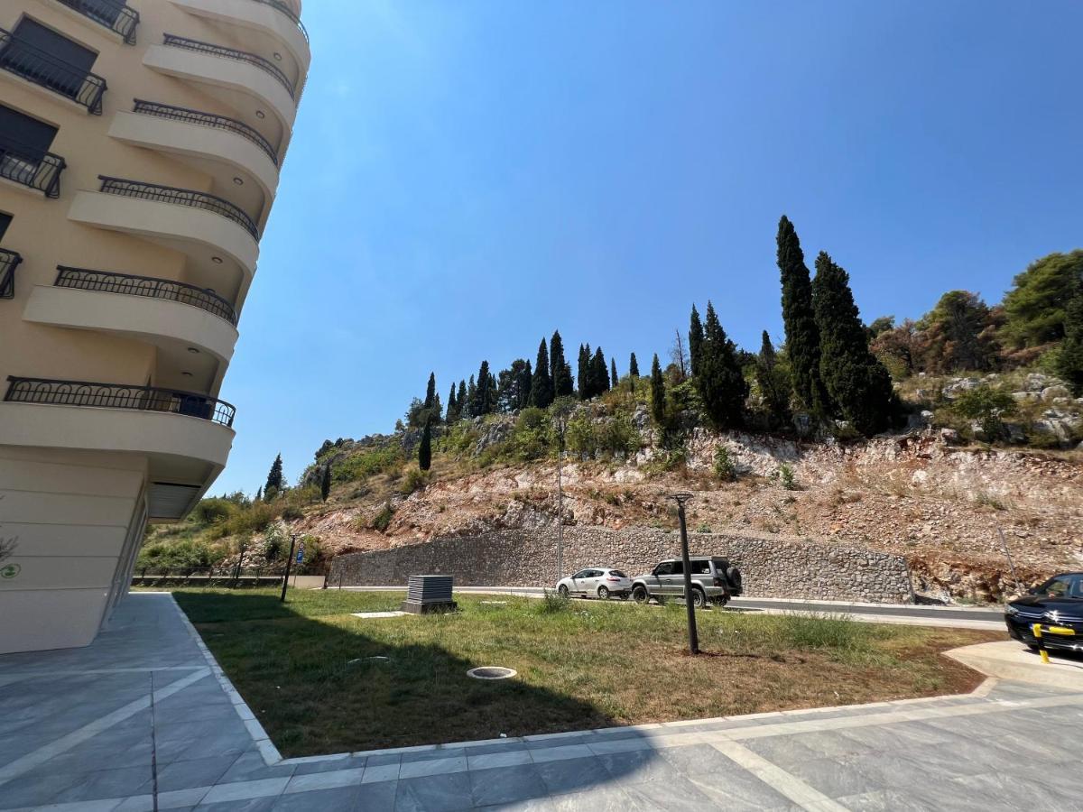 Green Hills By Rent A Car Mi Podgorica Eksteriør billede